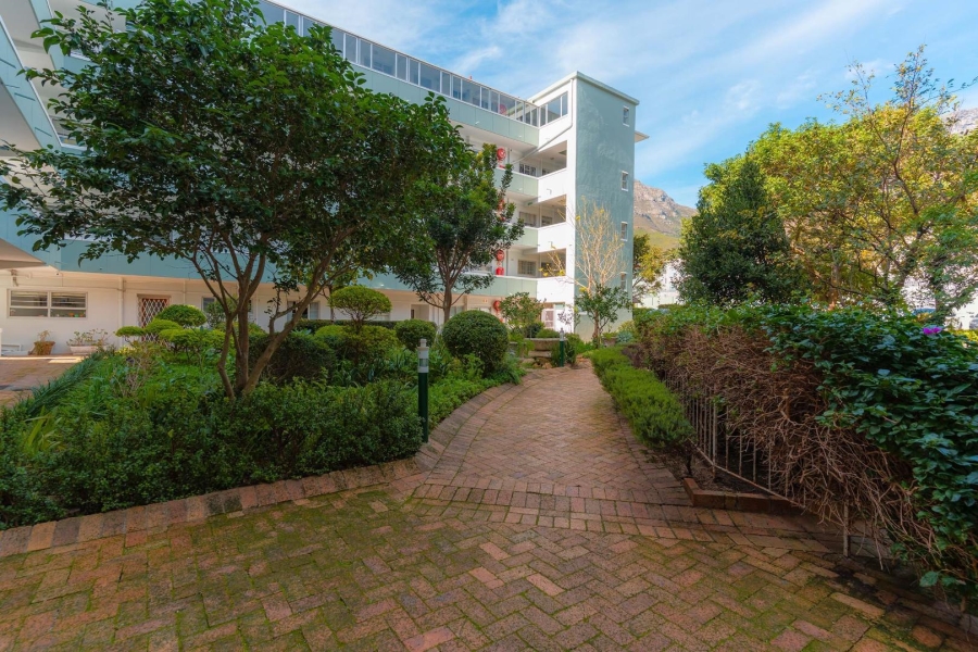 2 Bedroom Property for Sale in Oranjezicht Western Cape